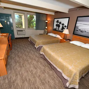 - Newport Area Hotel